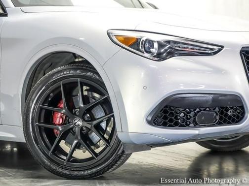Lunare White Metallic 2020 Alfa Romeo Stelvio Ti