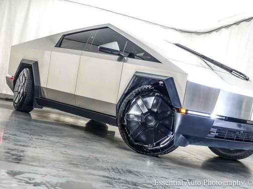 Stainless Steel 2024 Tesla Cybertruck Cyberbeast