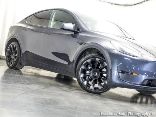 Midnight Silver Metallic 2021 Tesla Model Y Long Range