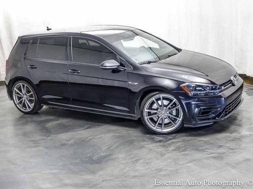 Deep Black Pearl Effect 2019 Volkswagen Golf R 2.0T w/DCC & Navigation