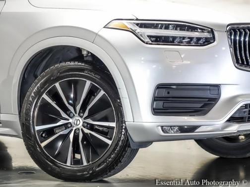 2020 Volvo XC90 T6 Momentum 7 Passenger