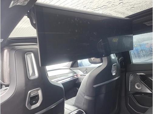 Carbon Black Metallic 2023 BMW i7 xDrive60