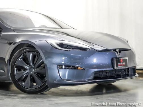 Midnight Silver Metallic 2023 Tesla Model S HW4