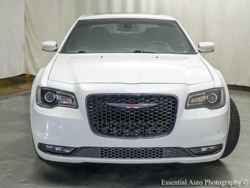 2022 Chrysler 300 S
