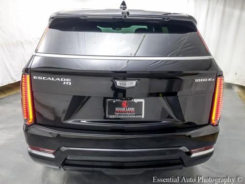 2025 Cadillac Escalade IQ Luxury 1