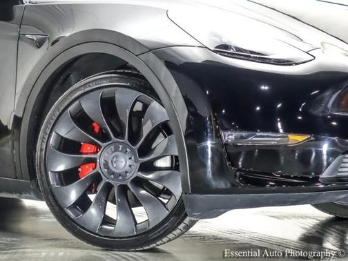 2023 Tesla Model Y Performance