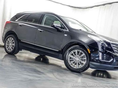 Stellar Black Metallic 2019 Cadillac XT5 Luxury