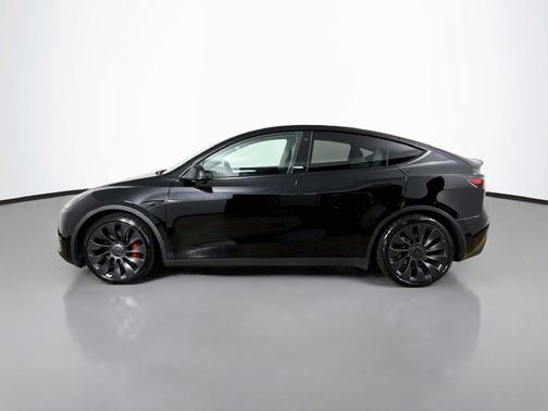 Black 2023 Tesla Model Y Performance