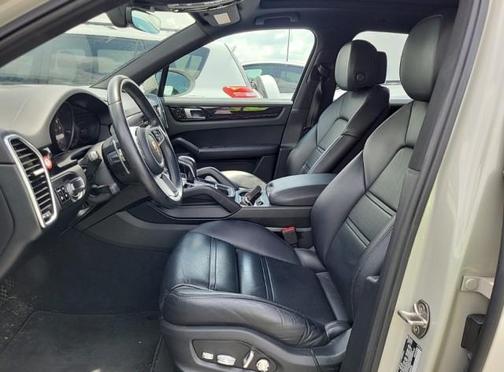 2020 Porsche Cayenne Base