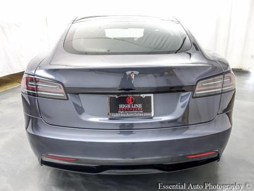 2022 Tesla Model S Base