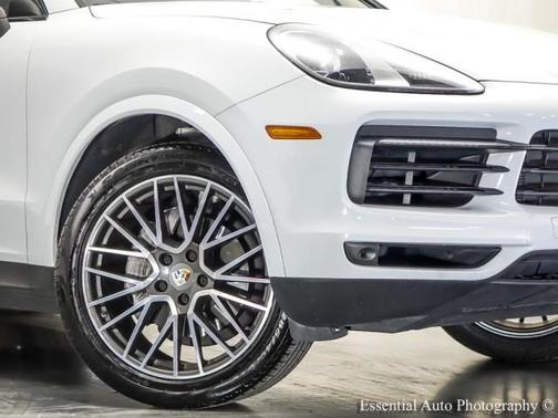 White 2019 Porsche Cayenne Base