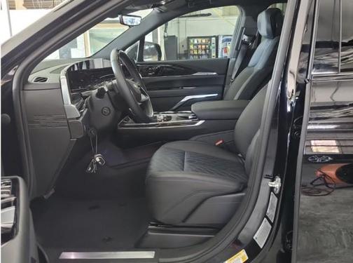 2025 Cadillac Escalade IQ Luxury 1