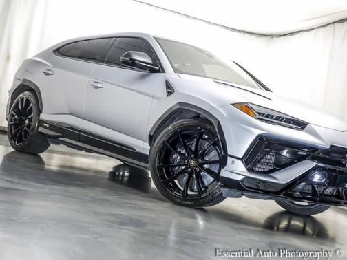 2023 Lamborghini Urus S
