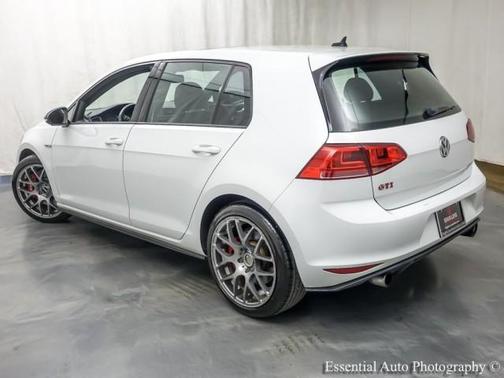 Pure White 2017 Volkswagen Golf GTI SE 4-Door
