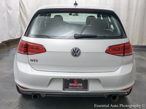 Pure White 2017 Volkswagen Golf GTI SE 4-Door