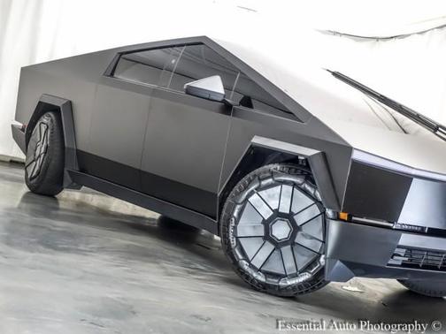 2024 Tesla Cybertruck Cyberbeast