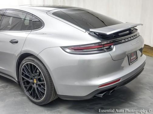 GT Silver Metallic 2018 Porsche Panamera 4S
