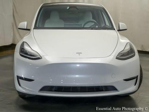 Pearl White Multi 2023 Tesla Model Y Performance