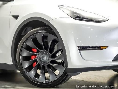 Pearl White Multi 2023 Tesla Model Y Performance