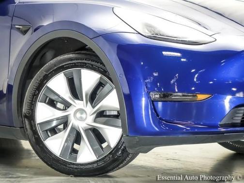 Deep Blue Metallic 2022 Tesla Model Y Long Range