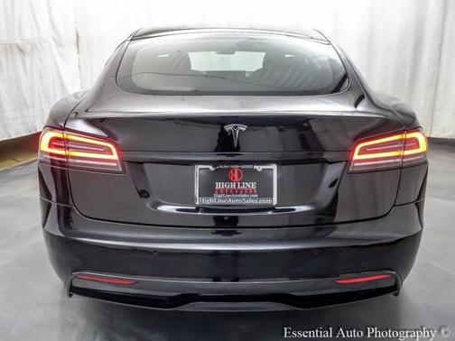 2022 Tesla Model S Base