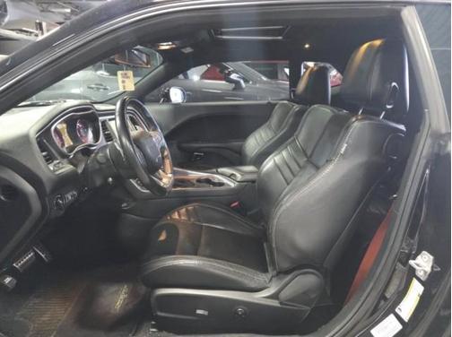 Pitch Black Clearcoat 2016 Dodge Challenger SRT Hellcat