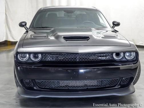 Pitch Black Clearcoat 2016 Dodge Challenger SRT Hellcat