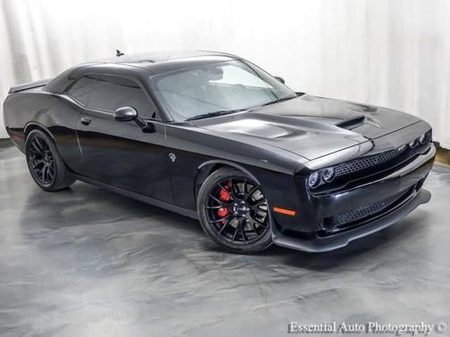 Pitch Black Clearcoat 2016 Dodge Challenger SRT Hellcat