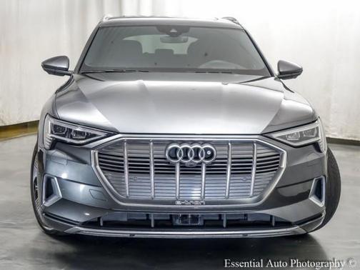 2019 Audi e-tron quattro Premium Plus