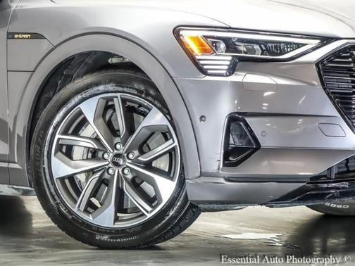 2021 Audi e-tron Premium Plus