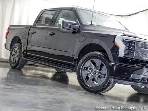 Agate Black Metallic 2023 Ford F-150 Lightning XLT