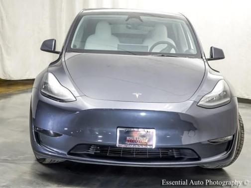 Midnight Silver Metallic 2023 Tesla Model Y Performance