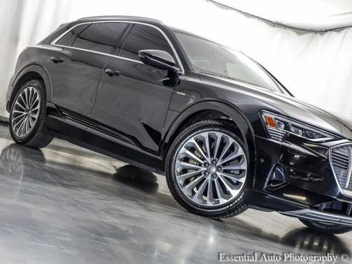 2019 Audi e-tron quattro Premium Plus