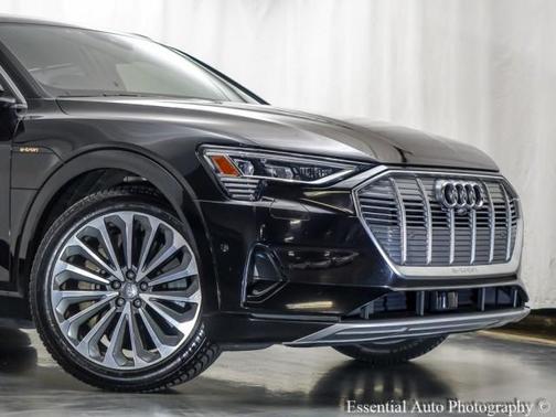 2019 Audi e-tron quattro Premium Plus