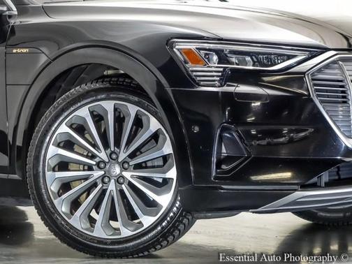 2019 Audi e-tron quattro Premium Plus