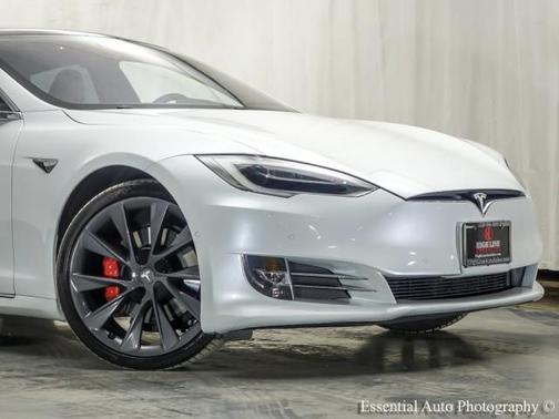 2020 Tesla Model S Performance