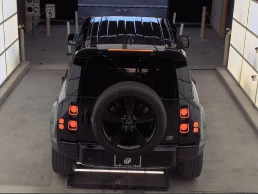 2022 Land Rover Defender 110 S