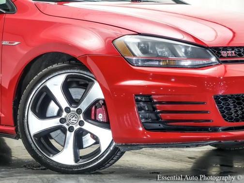 2017 Volkswagen Golf GTI SE 4-Door