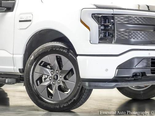 Oxford White 2023 Ford F-150 Lightning XLT