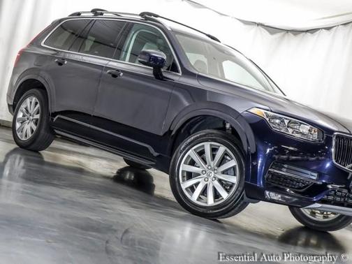 2016 Volvo XC90 T6 Momentum