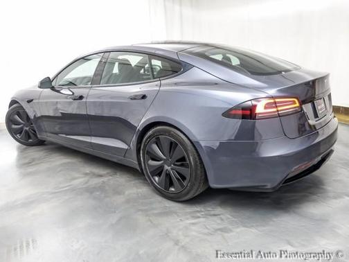 2022 Tesla Model S Base