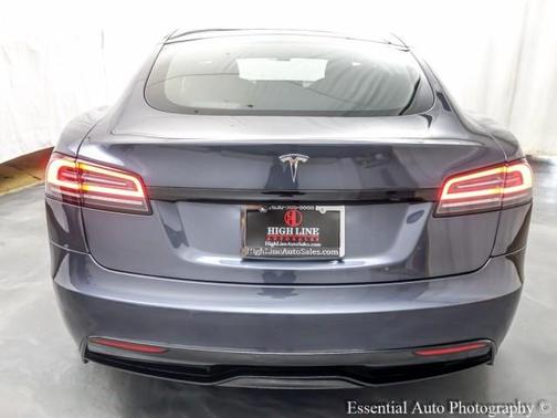 2022 Tesla Model S Base