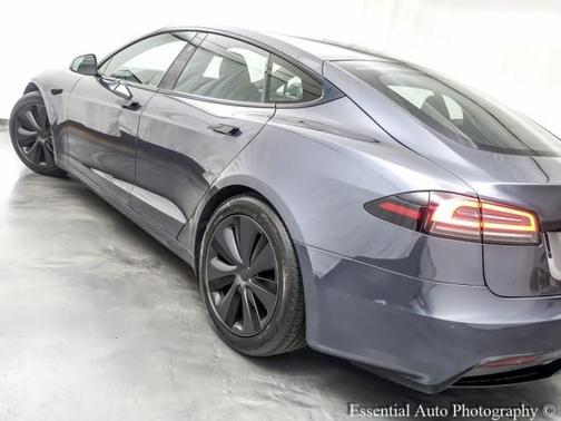 2022 Tesla Model S Base