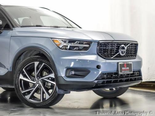 2020 Volvo XC40 T4 R-Design