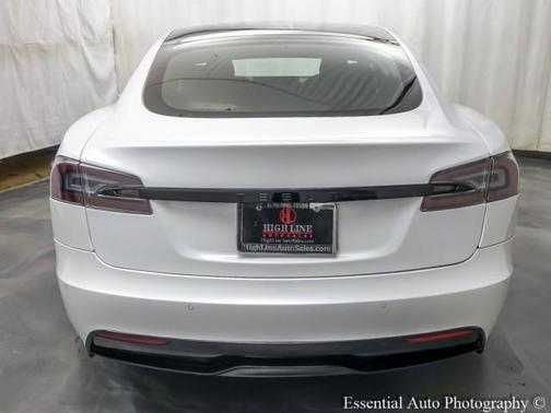 2022 Tesla Model S Plaid