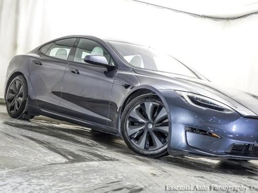 2022 Tesla Model S Base