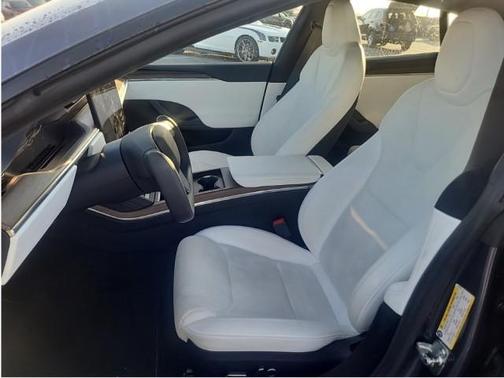 2022 Tesla Model S Base