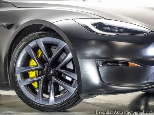 2022 Tesla Model S Plaid