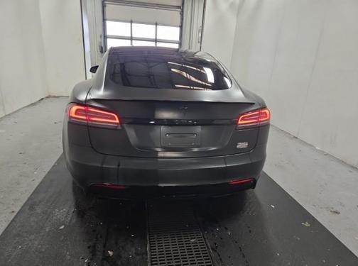 2022 Tesla Model S Plaid