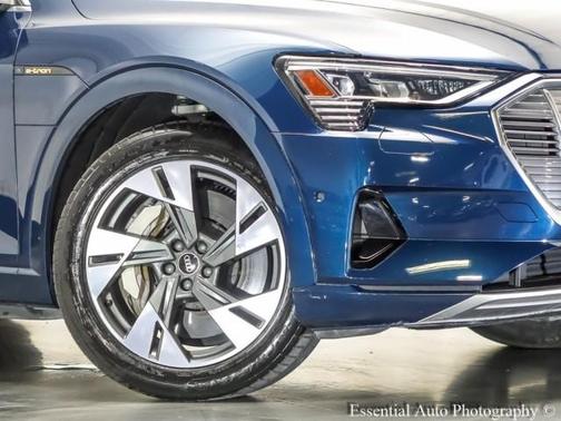 2021 Audi e-tron Premium Plus